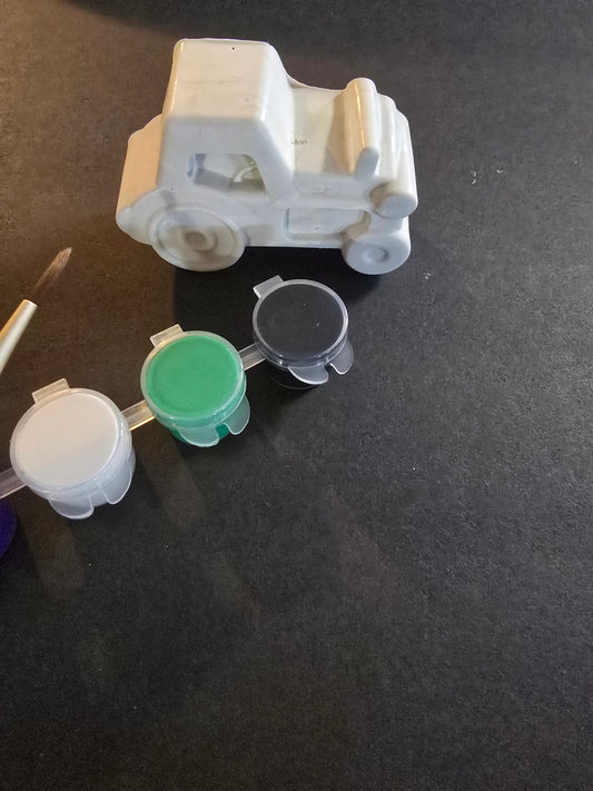 Tractor paintable figure