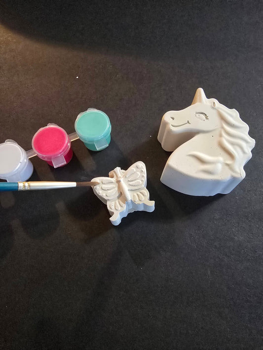 Unicorn Paintable figure set